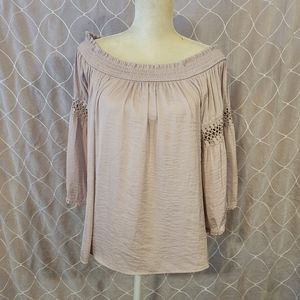 Jennifer Lopez off the shoulder blouse